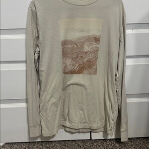 American Eagle Outfitters Beige Graphic Long Sleeve Tee